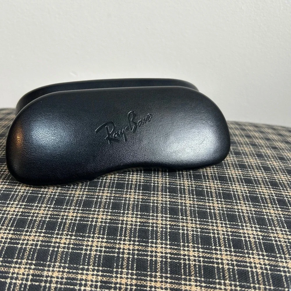 Ray-Ban Hard‎ Sunglasses Case Unisex OS Black Embossed Logo Clamshell Protective